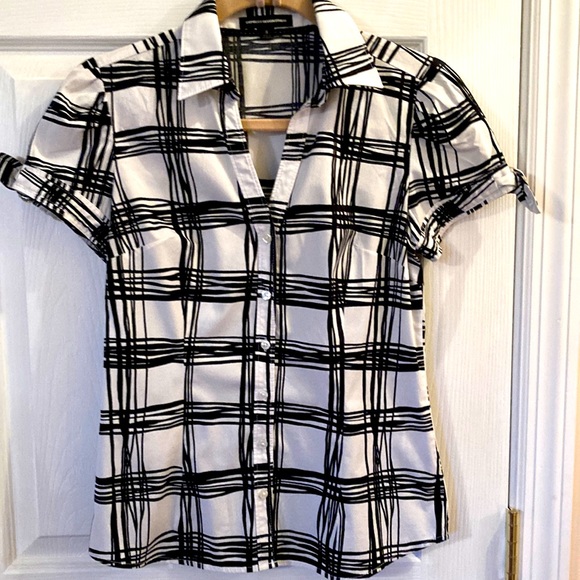 Express Tops - Express Design Studio women’s button up, black & white. Small
